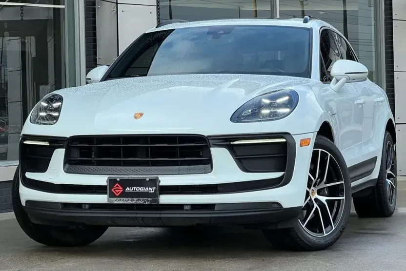 2022 Porsche Macan Base photo 1