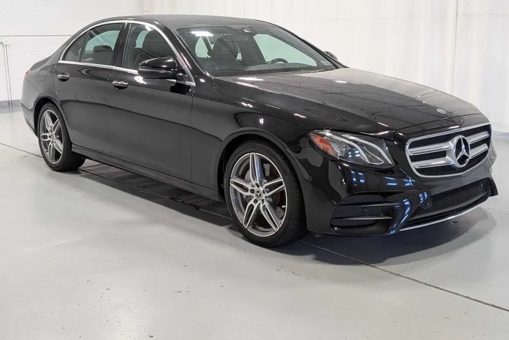 2018 Mercedes Benz E 300 4MATIC photo 1