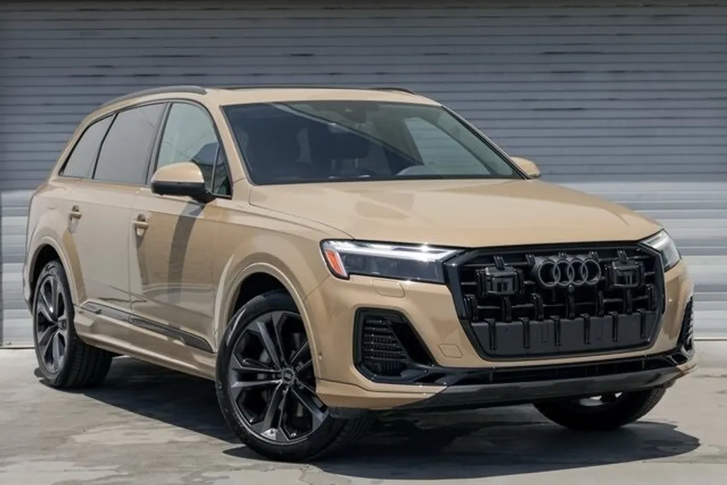 2025 Audi Q7 55 Premium Plus photo 1