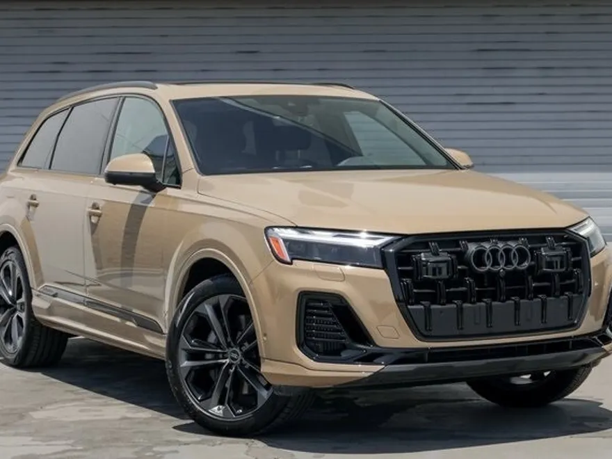 2025 Audi Q7 55 Premium Plus photo 1