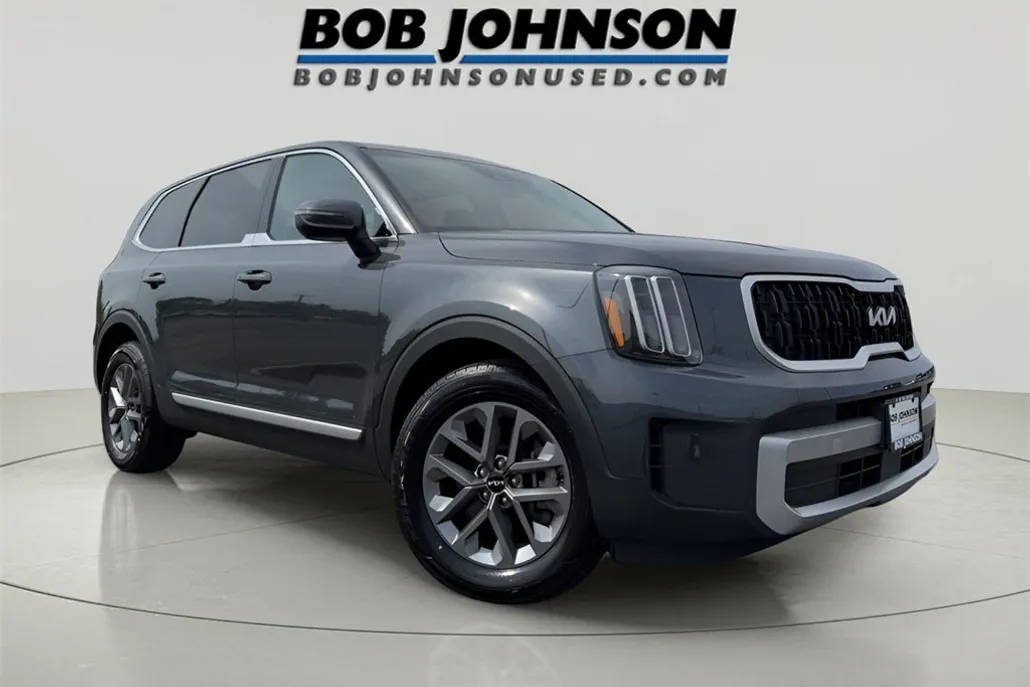 2023 Kia Telluride LX photo 1