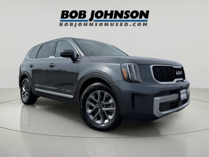 2023 Kia Telluride LX photo 1