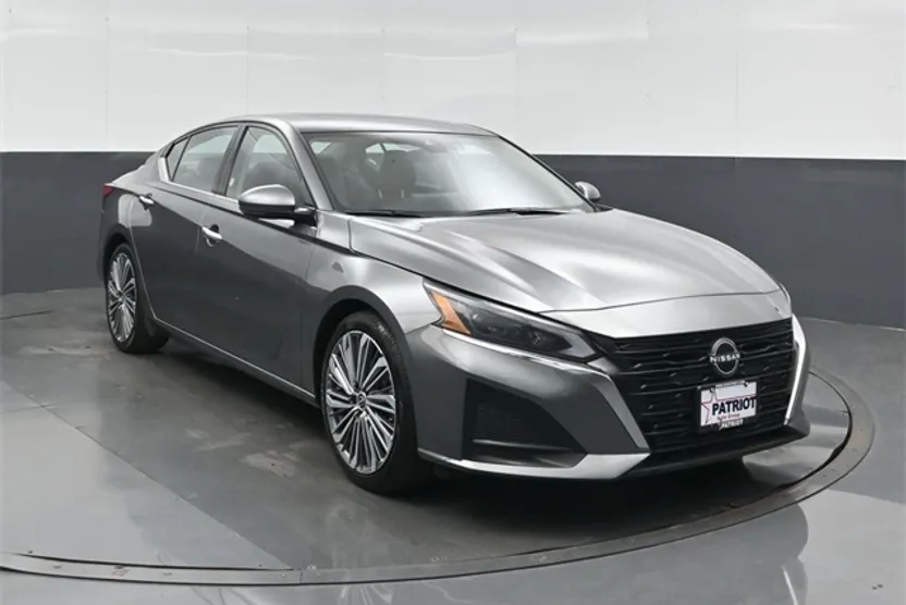 2023 Nissan Altima 2.5 SL photo 1