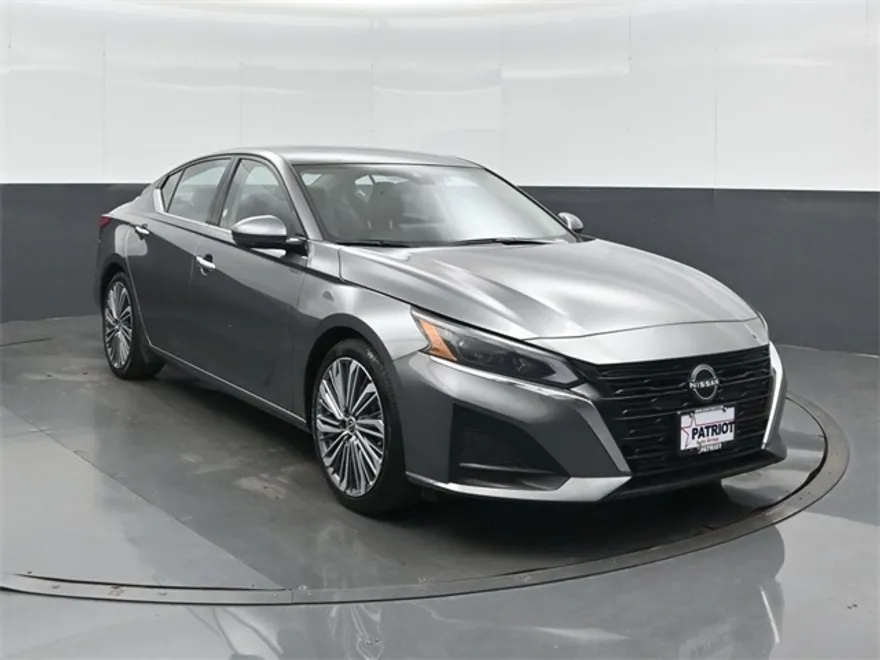2023 Nissan Altima 2.5 SL photo 1