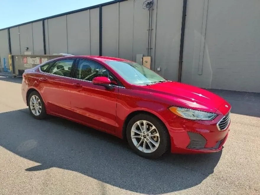 2020 Ford Fusion SE photo 1