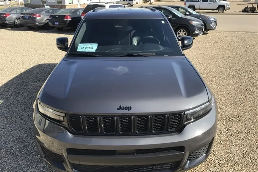 2024 Jeep Grand Cherokee Altitude photo 1