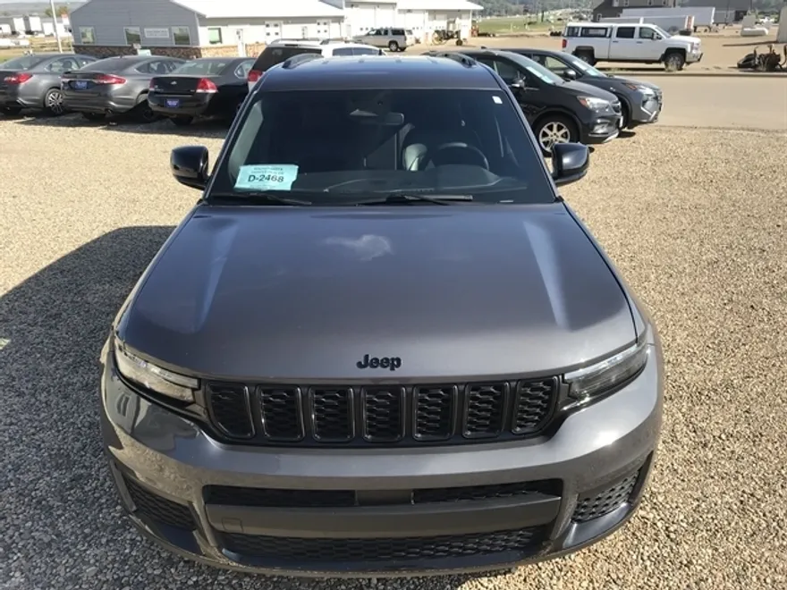 2024 Jeep Grand Cherokee Altitude photo 1
