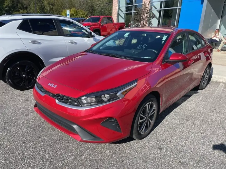 2024 Kia Forte LXS photo 1