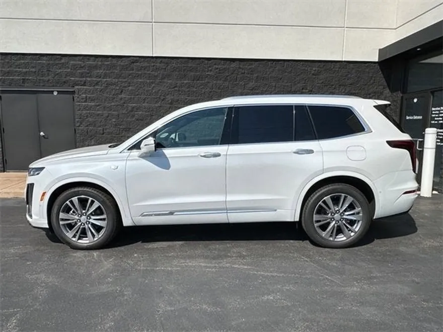 2025 Cadillac XT6 Premium Luxury photo 1