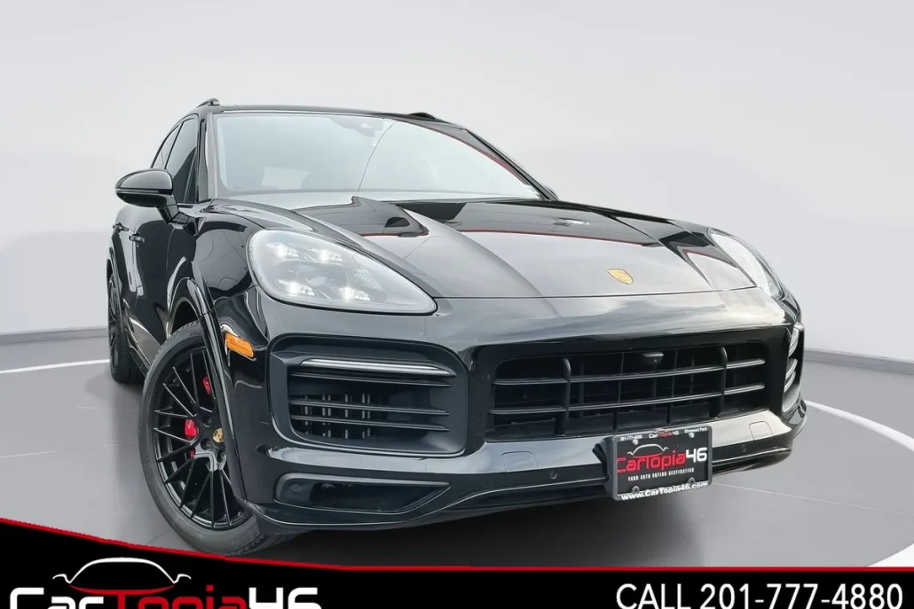 2021 Porsche Cayenne GTS photo 1