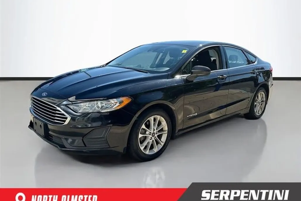 2019 Ford Fusion Hybrid SE photo 1