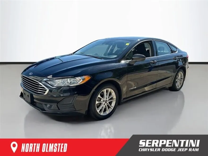 2019 Ford Fusion Hybrid SE photo 1
