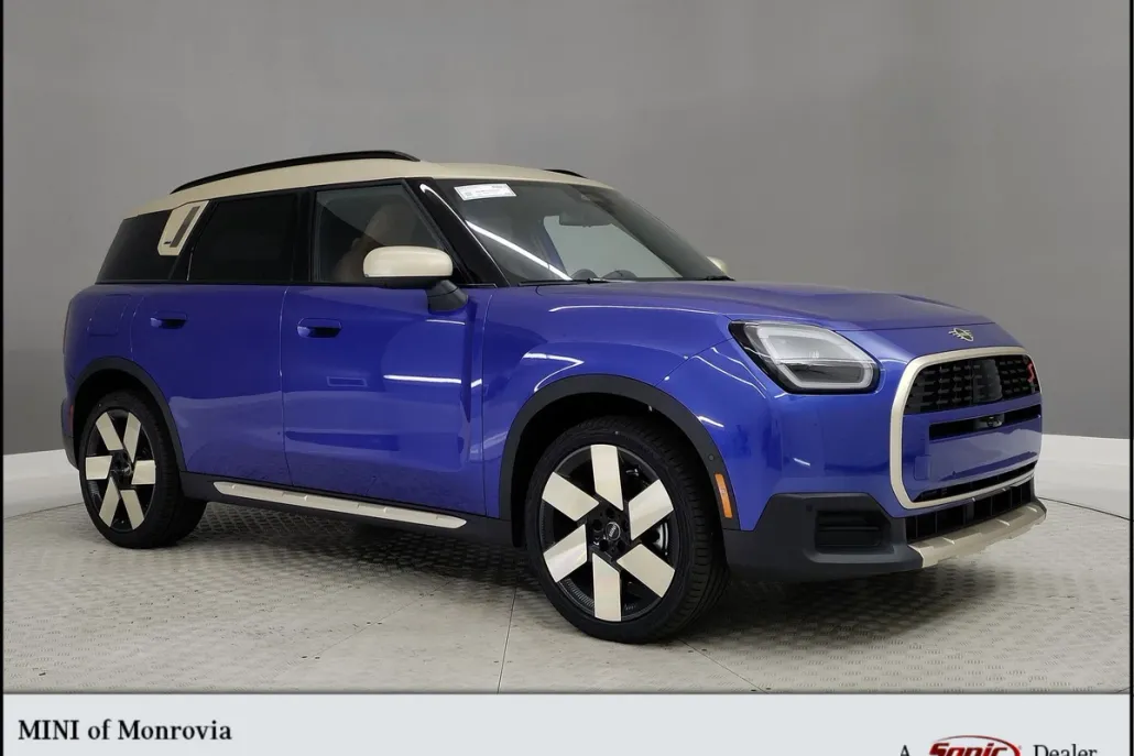 2026 Mini Countryman Iconic S ALL4 photo 1