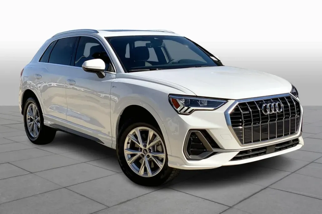 2024 Audi Q3 S line Premium photo 1