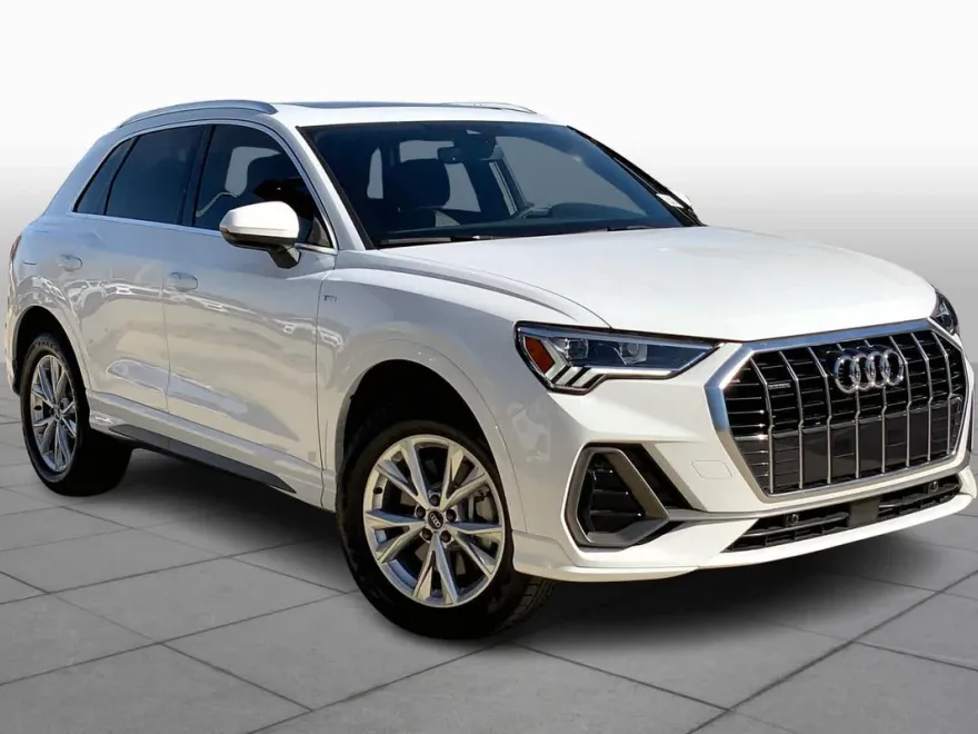 2024 Audi Q3 S line Premium photo 1