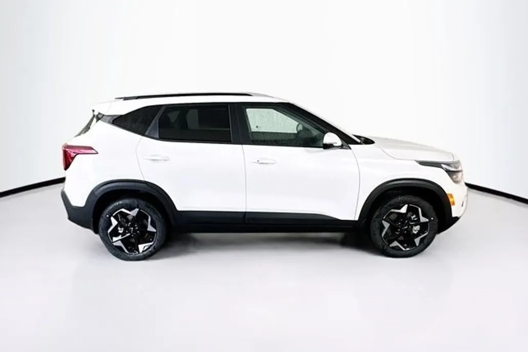 2025 Kia Seltos S photo 1