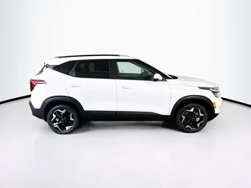 2025 Kia Seltos S photo 1