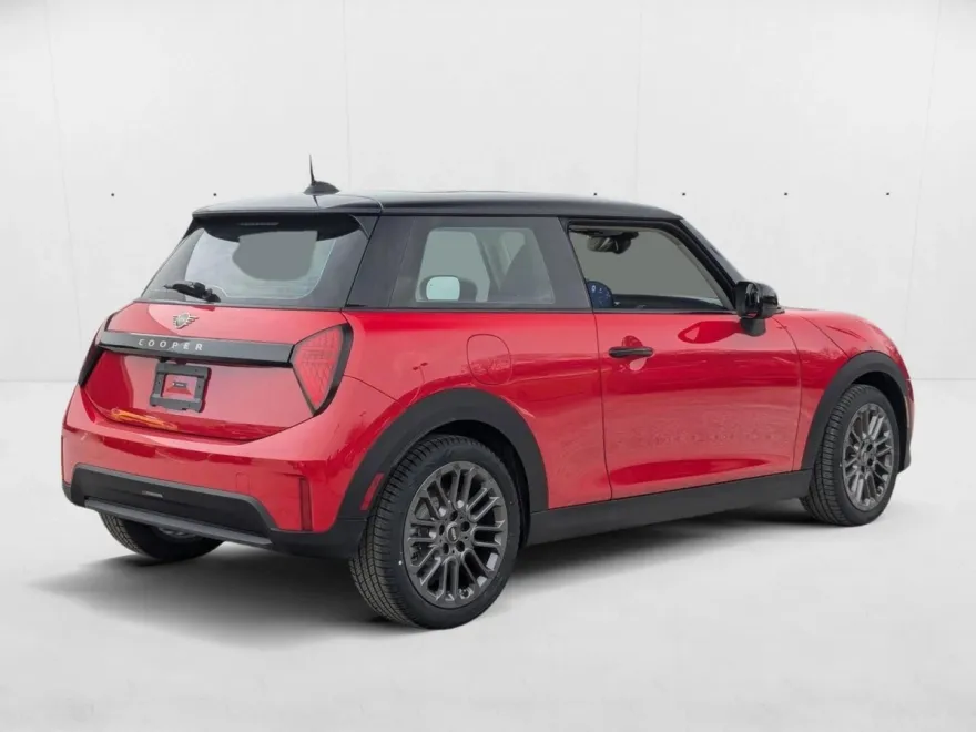 2025 Mini Cooper 2 Door Hardtop Signature photo 1