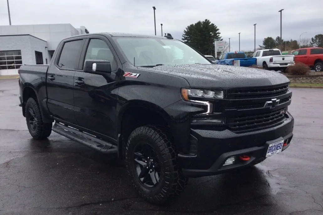 2022 Chevrolet Silverado Trail Boss LT photo 1