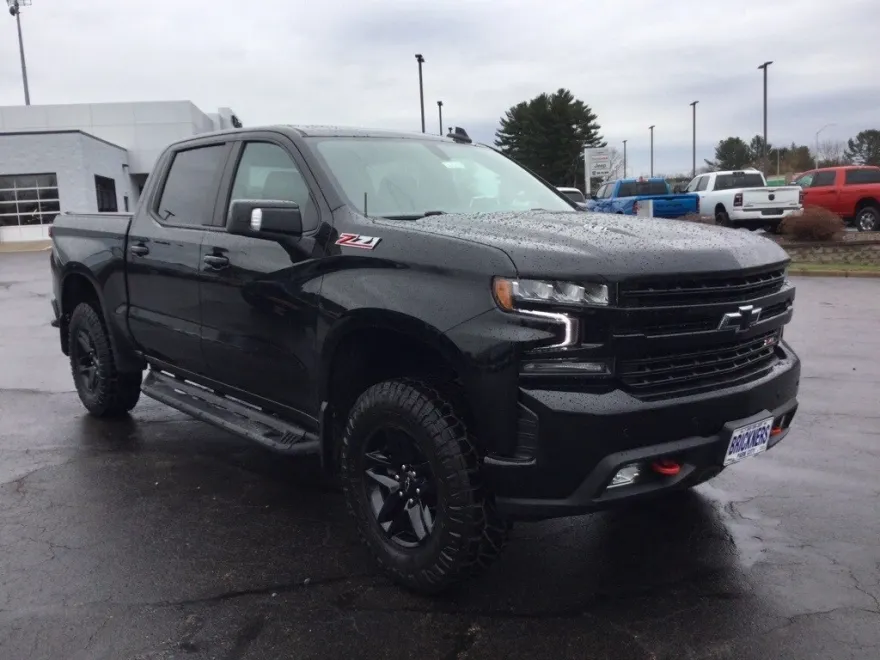 2022 Chevrolet Silverado Trail Boss LT photo 1