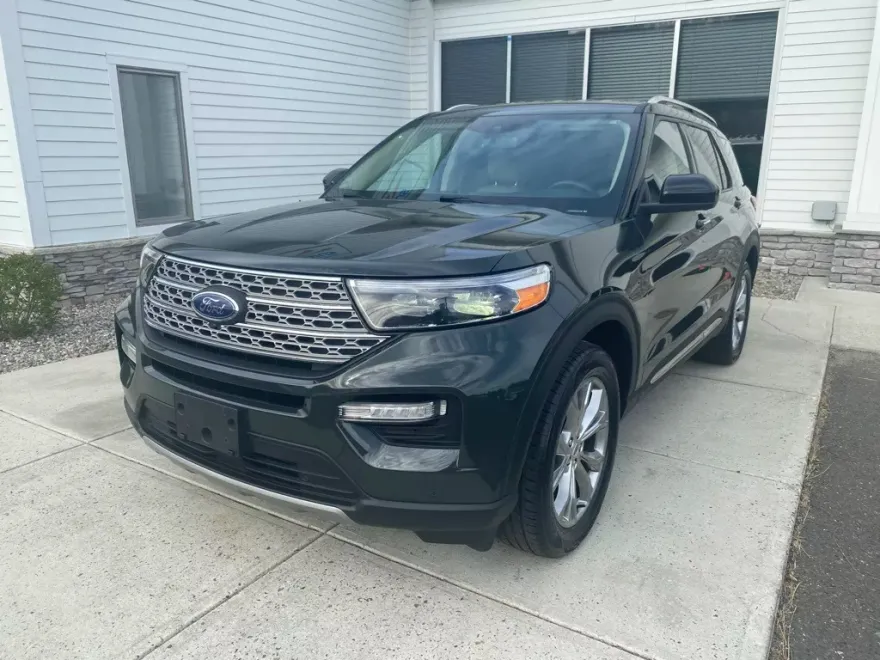 2022 Ford Explorer Limited photo 1