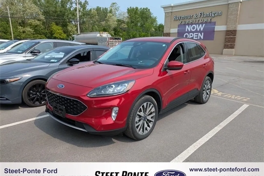 2022 Ford Escape Titanium photo 1