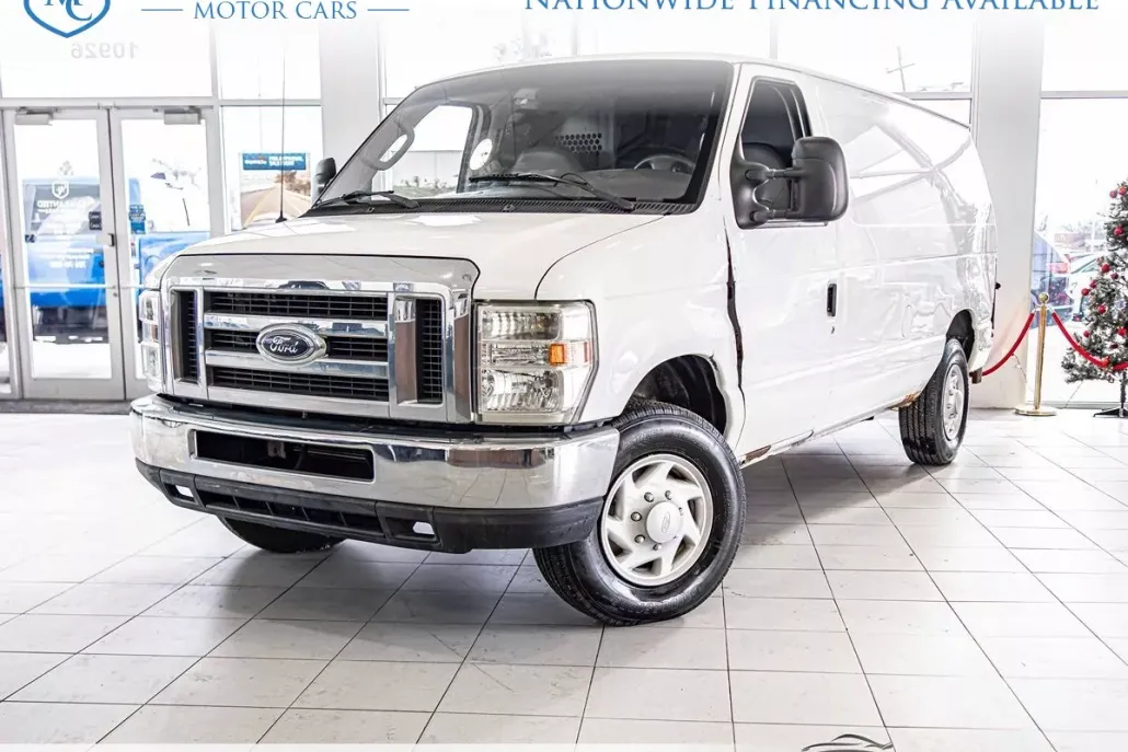 2008 Ford E-350 photo 1