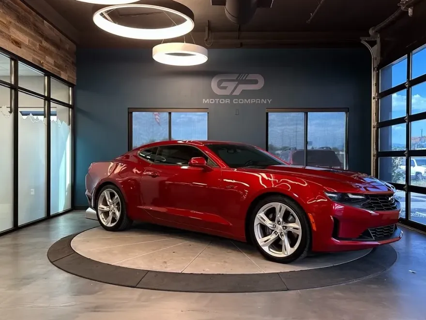 2021 Chevrolet Camaro LT1 photo 1