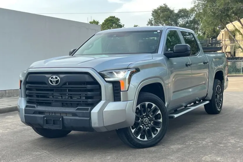 2024 Toyota Tundra CrewMax SR photo 1