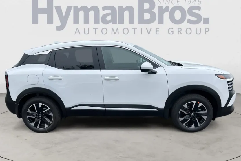 2025 Nissan Kicks SV photo 1