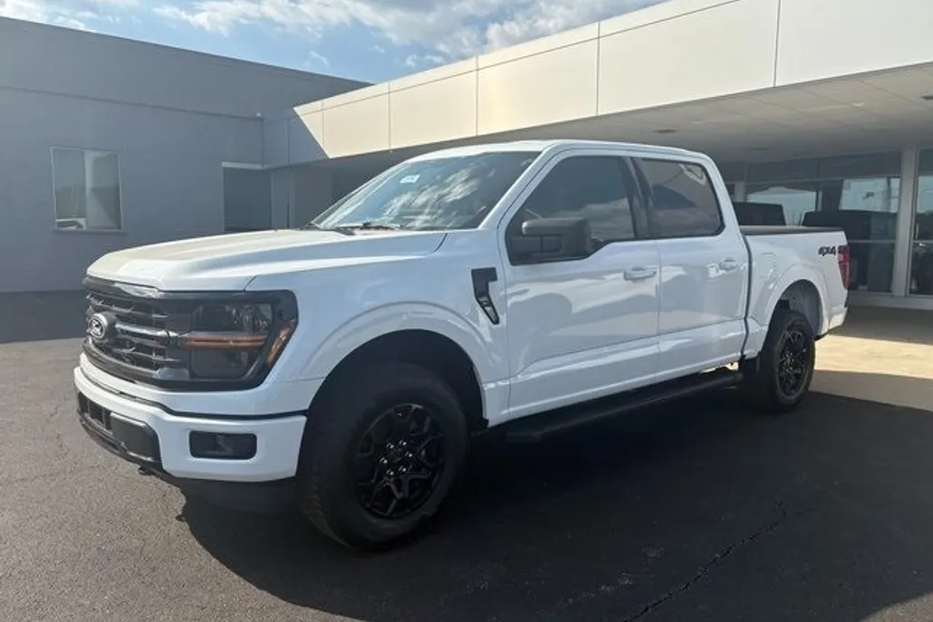 2025 Ford F-150 XLT photo 1