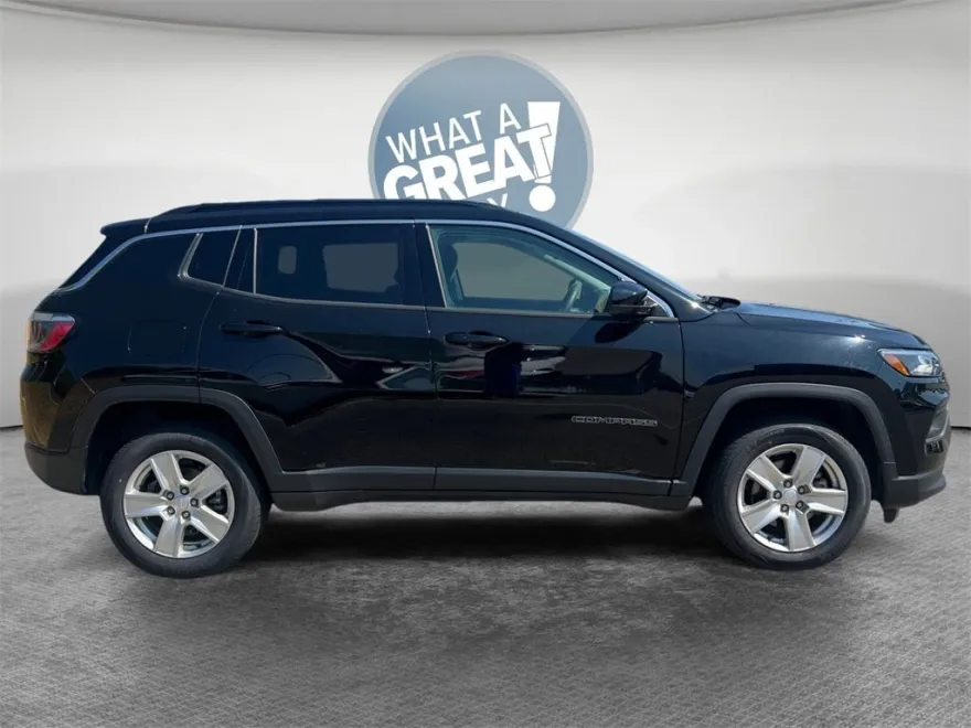 2022 Jeep Compass Latitude photo 1