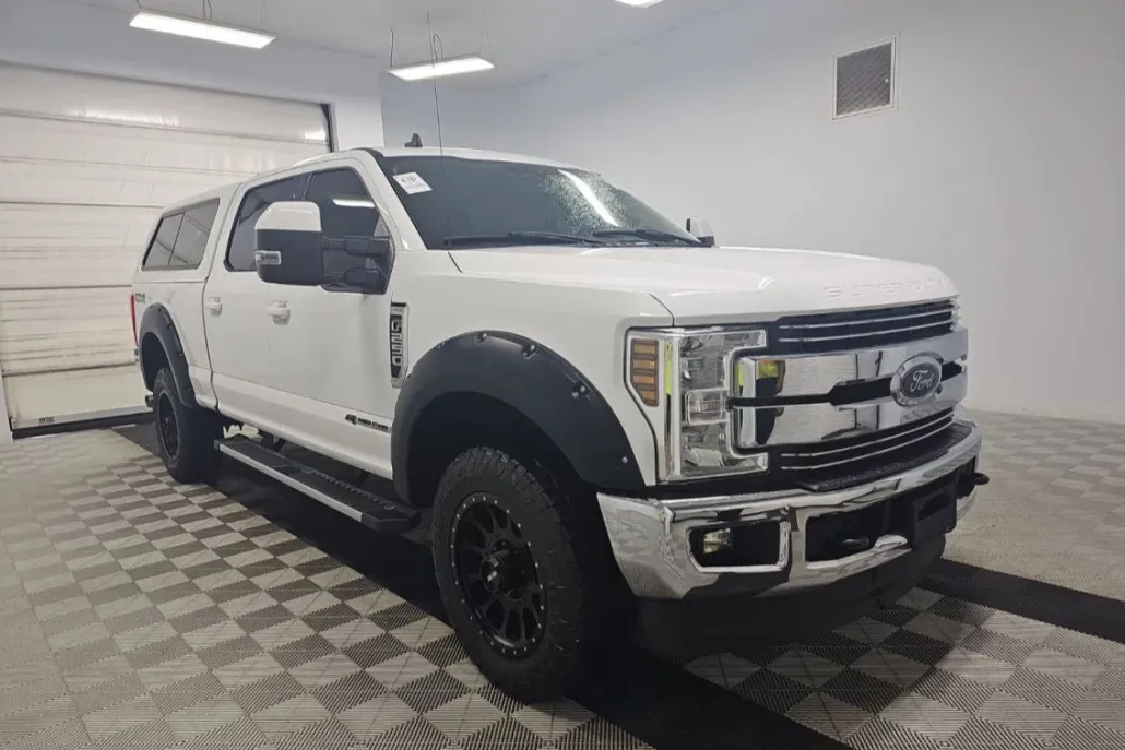 2019 Ford F-250 Lariat photo 1