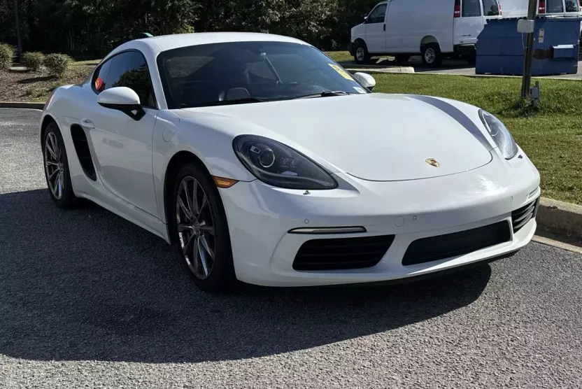 2019 Porsche Cayman T photo 1