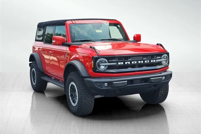 2024 Ford Bronco Outer Banks photo 1