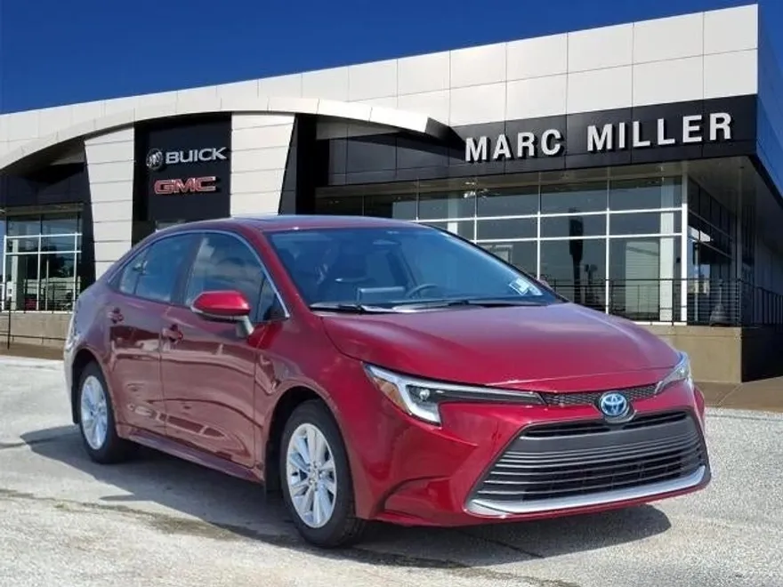 2024 Toyota Corolla Hybrid LE photo 1