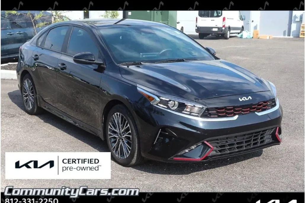 2023 Kia Forte GT-Line photo 1