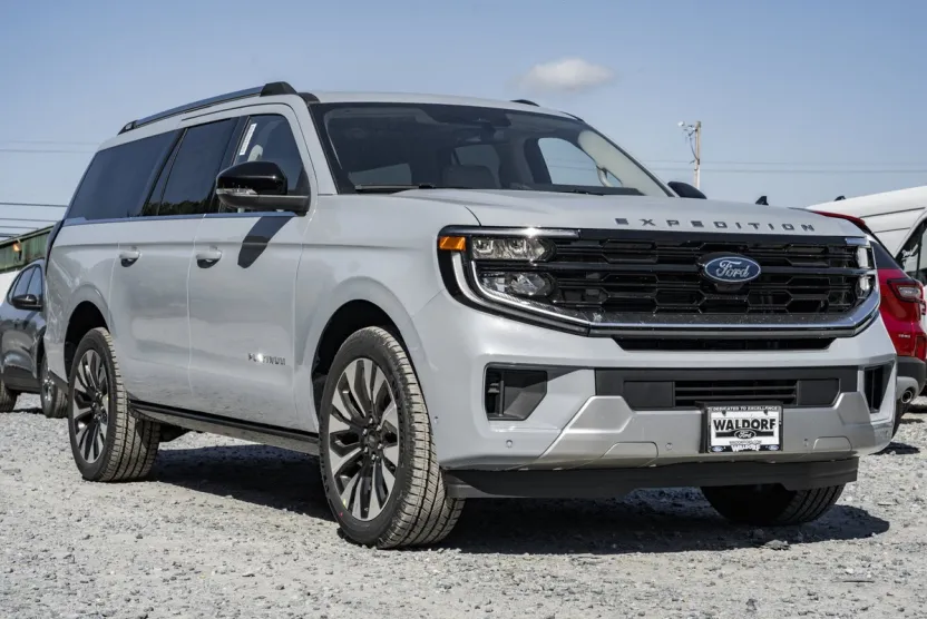 2025 Ford Expedition MAX Platinum photo 1