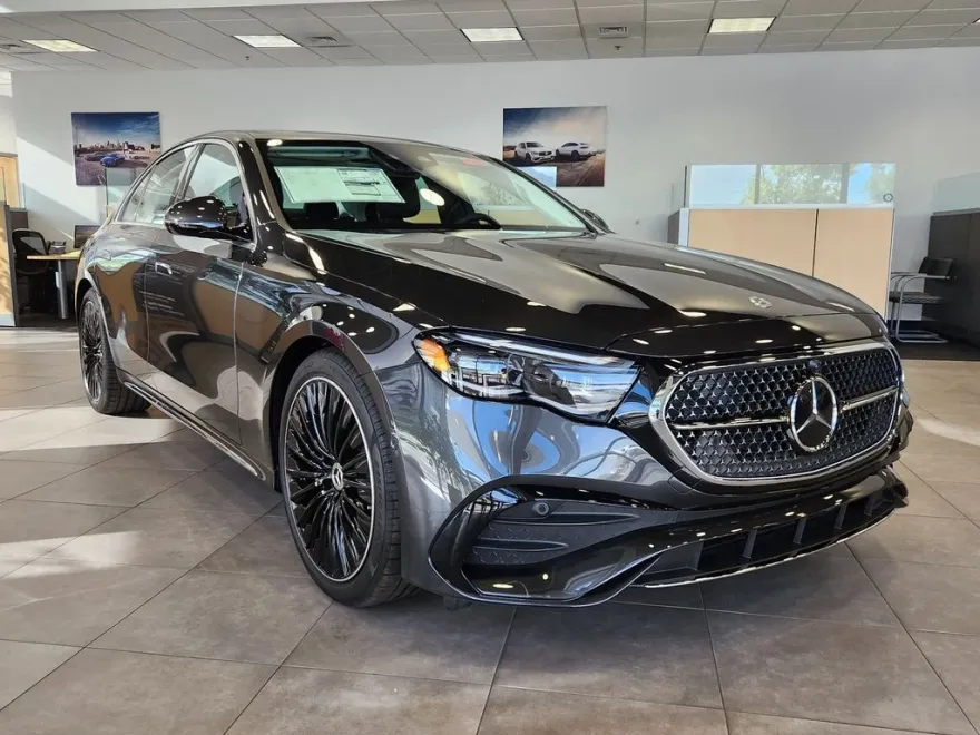 2026 Mercedes Benz E 450 4MATIC photo 1