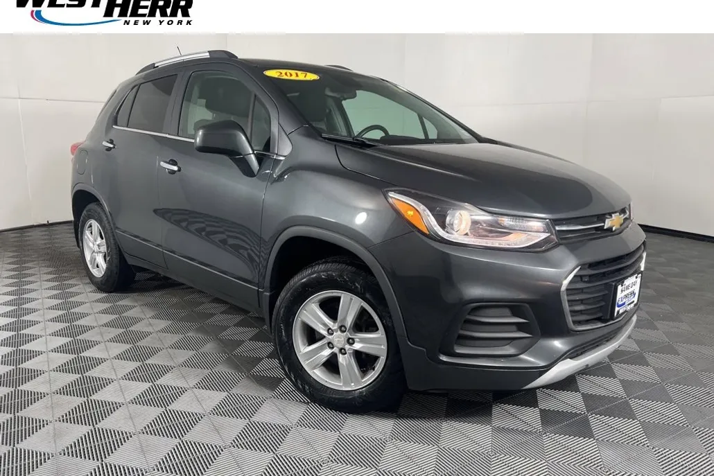 2017 Chevrolet Trax LT photo 1