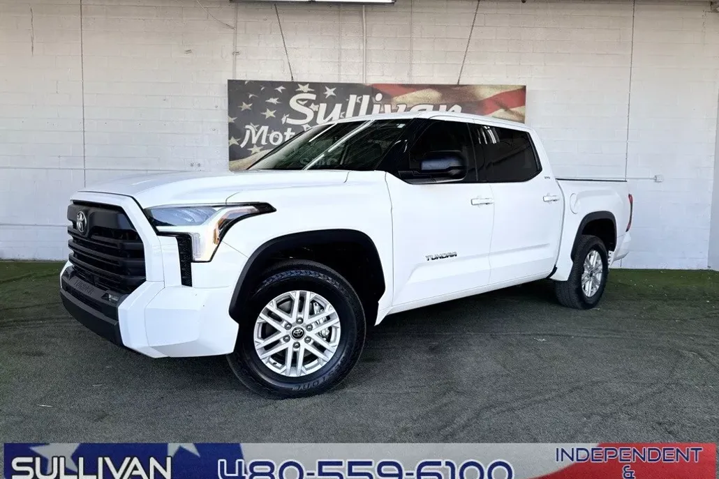 2022 Toyota Tundra SR5 photo 1