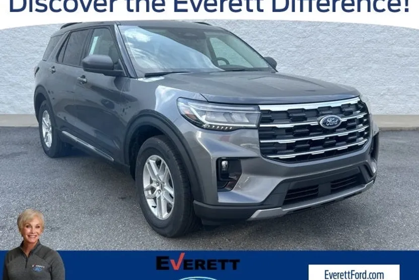 2025 Ford Explorer photo 1