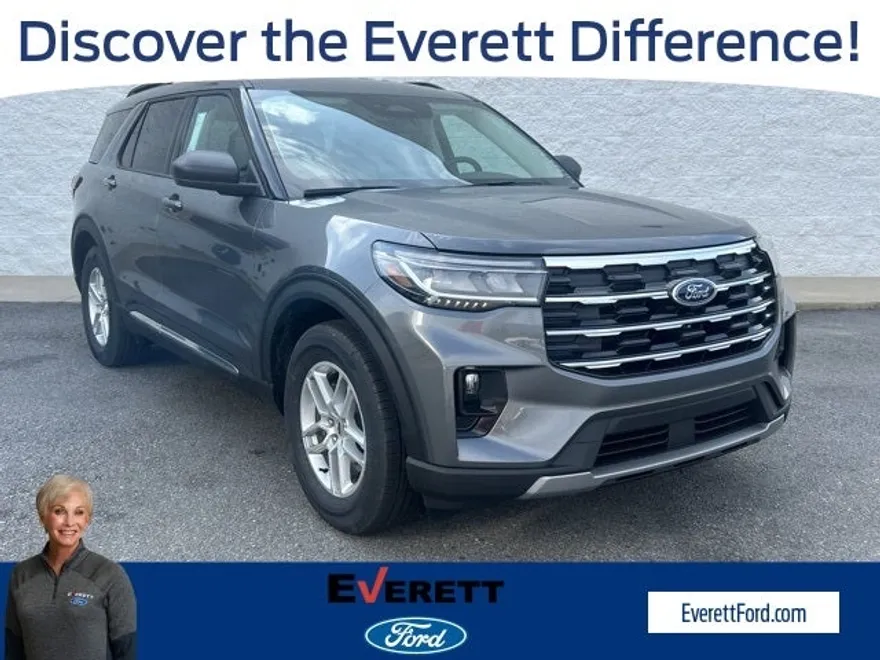 2025 Ford Explorer photo 1
