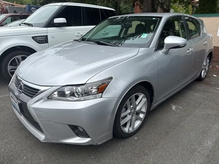 2015 Lexus CT 200h photo 1