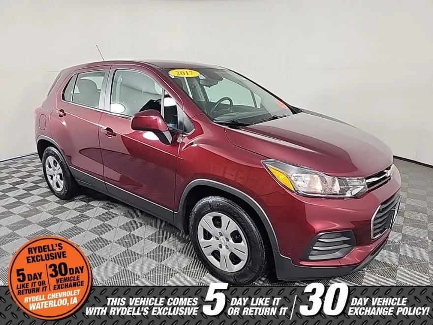 2017 Chevrolet Trax LS photo 1
