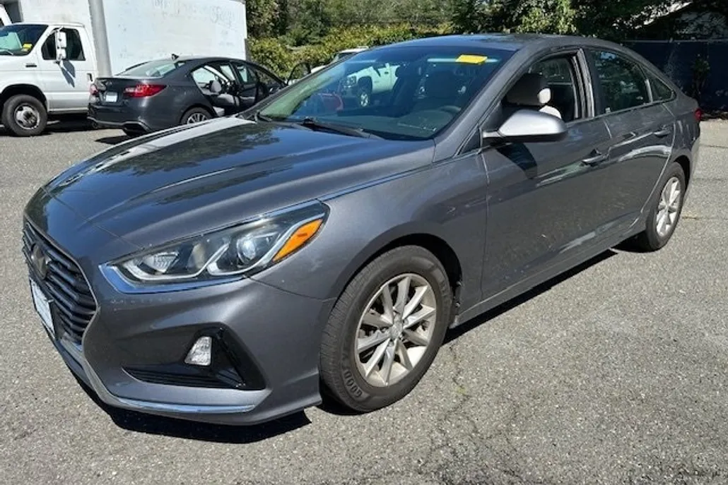 2019 Hyundai Sonata SE photo 1