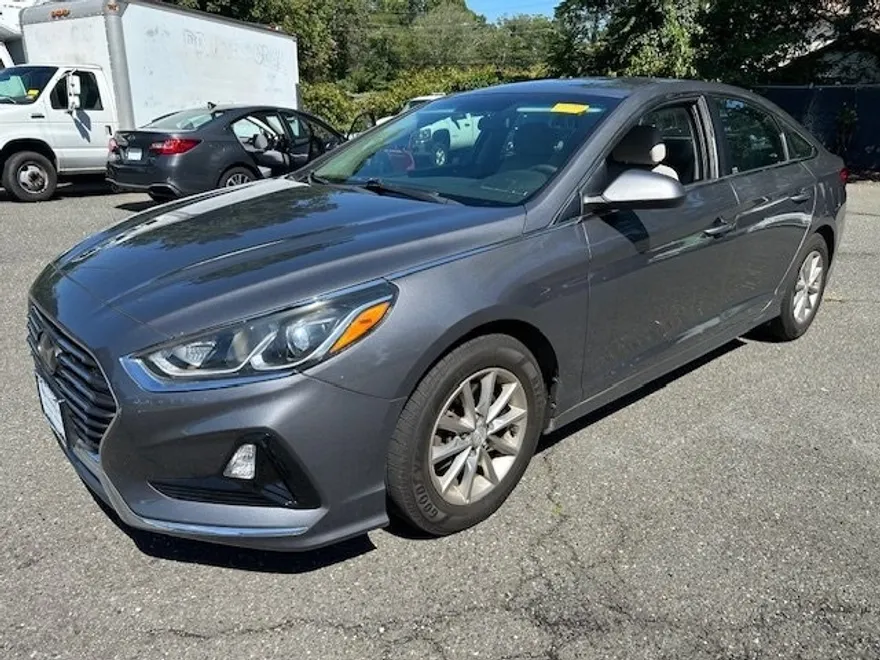 2019 Hyundai Sonata SE photo 1