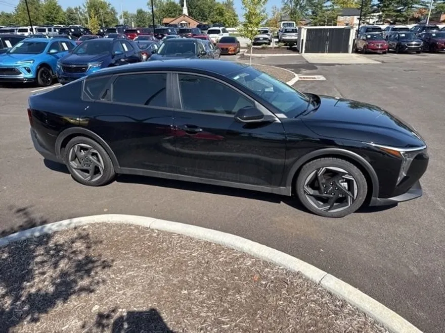 2025 Kia K4 EX photo 1