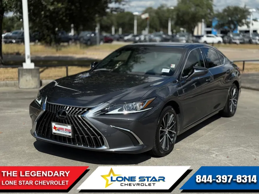 2025 Lexus ES 300h photo 1
