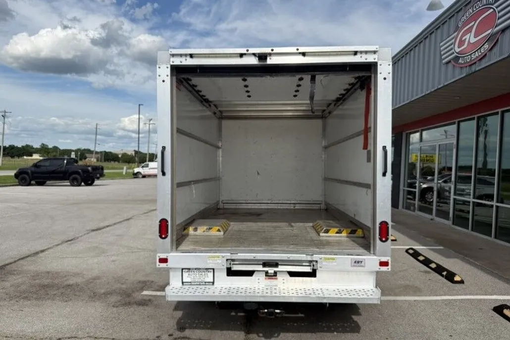 2019 Ford Transit Van photo 1